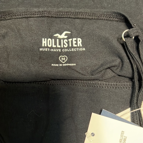 🔴SOLD🔴 NWT Hollister Crop Top - Picture 3 of 3